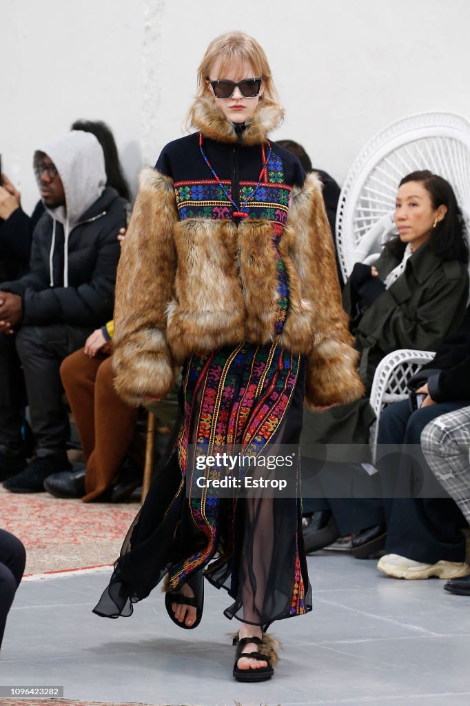 Sacai : Runway - Paris Fashion Week - Menswear F/W 2019-2020