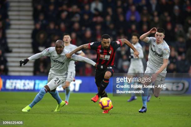 Callum Wilson of Bournemouth gets between Angelo Ogbonna and Declan Rice of West Ham United during the Premier League match between AFC Bournemouth...