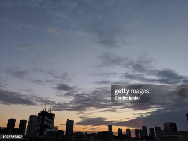 夜明け - 夜明け stockfoto's en -beelden