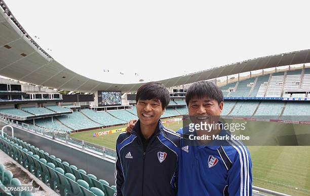 Suwon Samsung Bluewings captain Choi Sung-Kuk and Suwon Samsung Bluewings coach Yoon Sung-Hy pose during a Sydney FC Asian Champions League press...
