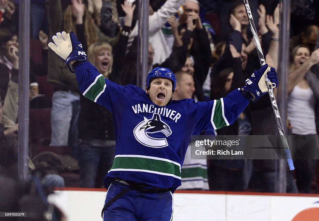 Columbus Blue Jackets v Vancouver Canucks