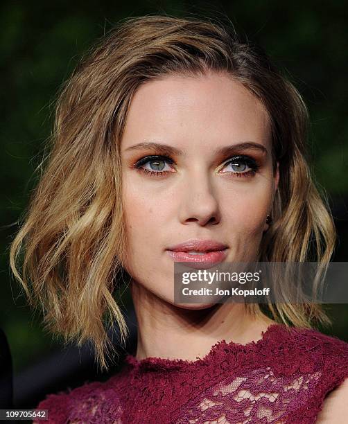 Actress Scarlett Johansson arrives at the Vanity Fair Oscar Party at Sunset Tower on February 27, 2011 in West Hollywood, California.