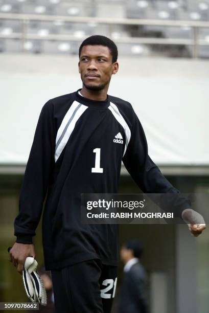 Saudi Arabia's national soccer team goalkeeper Mohammed Al Deayea 28 May 2002 during a training session of the team 28 May 2002 in Chofu. The Saudis...