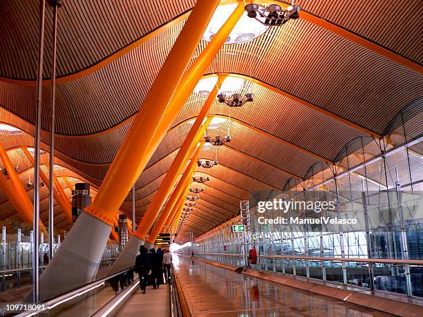 airport terminal, t4 madrid - madrid barajas airport stock pictures, royalty-free photos & images