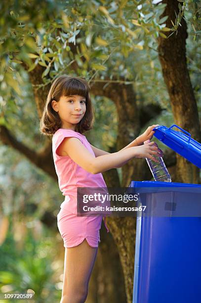 recycling - glasbak stockfoto's en -beelden