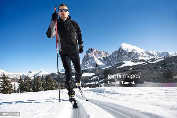 cross-country skiing - scandinavian descent stock pictures, royalty-free photos & images