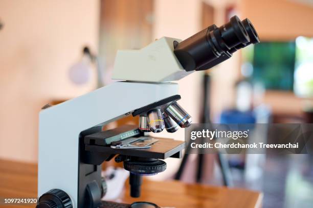 Compumd Microscope Compound Light Microscope Photos and Premium High Res Pictures - Getty ...
