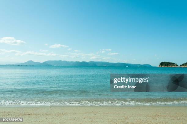 beach in naoshima - 水平線 ストックフォトと画像