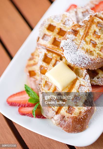 waffle frenchtoast - pain perdu stock pictures, royalty-free photos & images