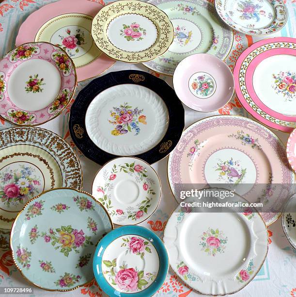 vintage european china plates - porslin bildbanksfoton och bilder