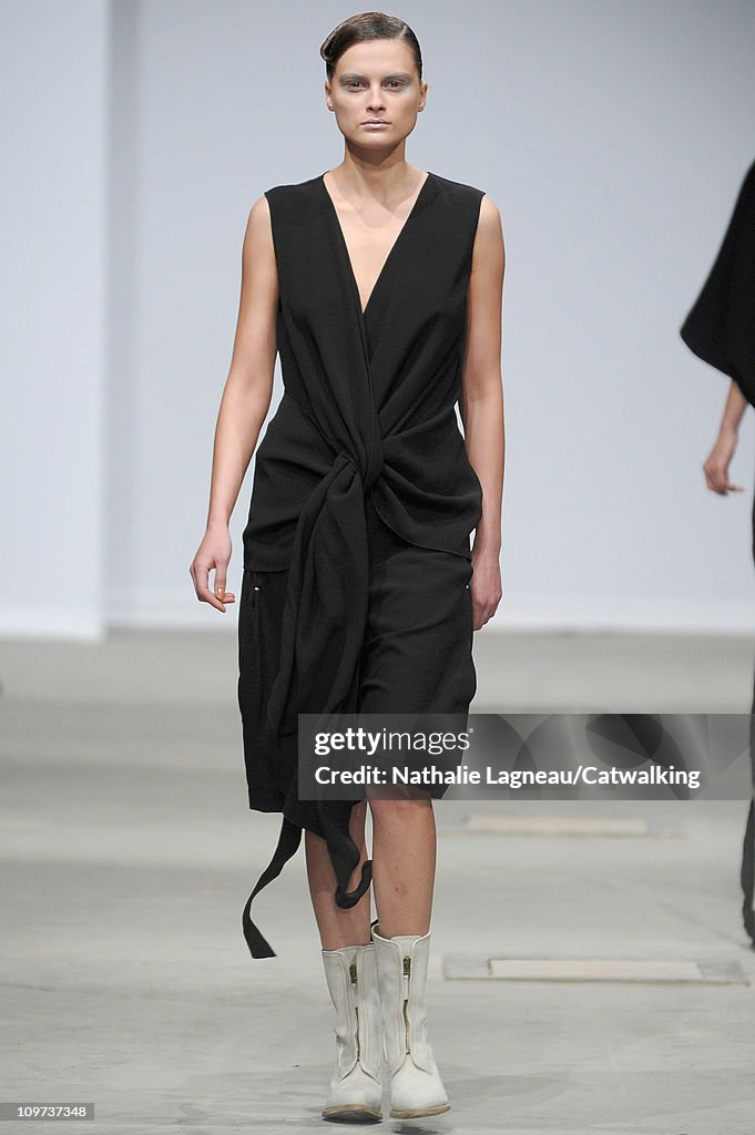 Josephus Thimister - Runway RTW - Autumn Winter 2011 - Paris Fashion Week