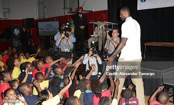 Lebron Computer Science Teen Male At Computer Photos and Premium High Res Pictures - Getty Images