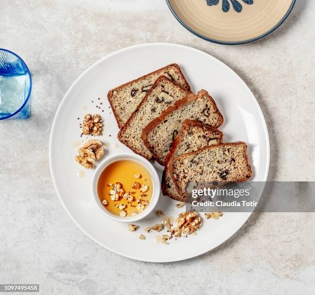 banana bread - square plate 個照片及圖片檔