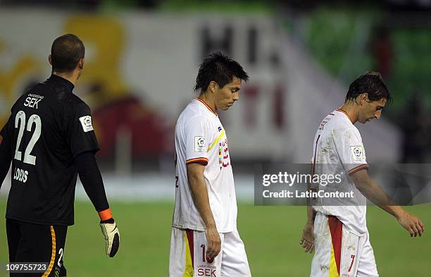 Kevin Harbottle and Franklin Lucena of Union Espanola reacts during a match against Caracas FC as part of The Copa Libertadores 2011 at Olimpico...