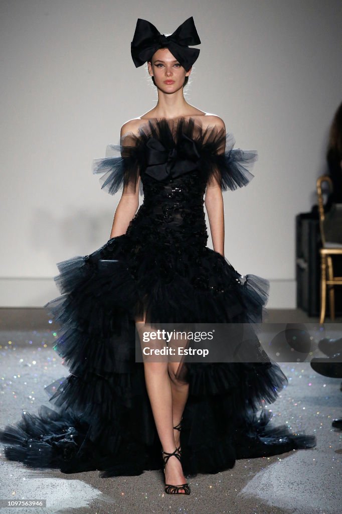 Giambattista Valli : Runway - Paris Fashion Week - Haute Couture Spring Summer 2019