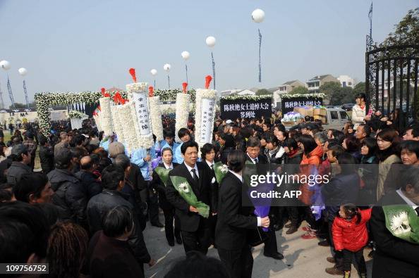 A Chinese businessman throw a lavish fun