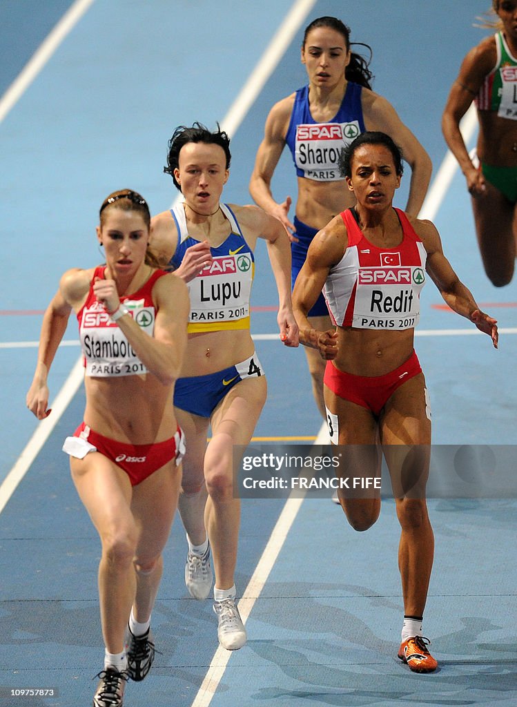 Bulgaria's Vania Stambolova (L), Ukraine