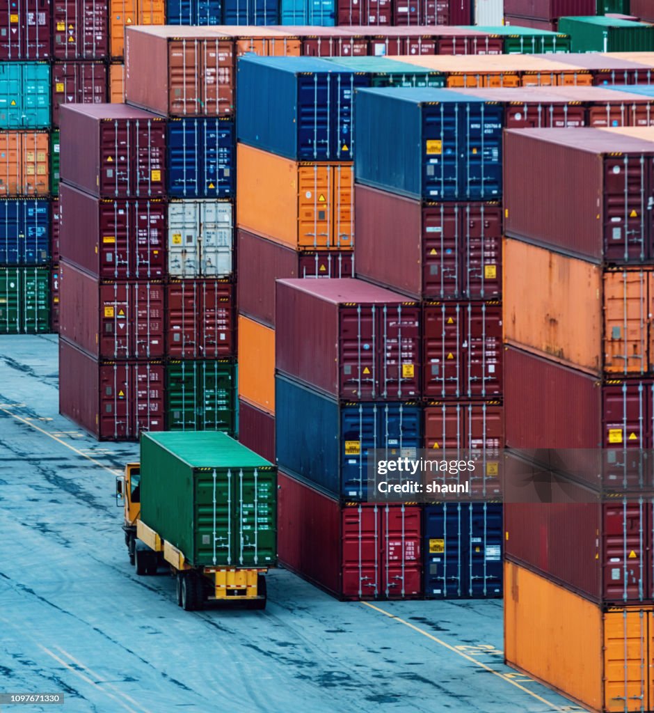 Container-Pier