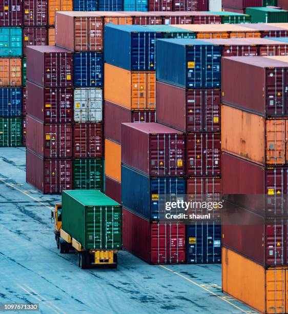 container pier - global business logistics stock pictures, royalty-free photos & images