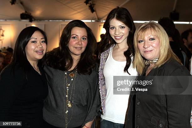 Deborah Waknin, Michelle Trachtenberg and Lana Trachtenberg