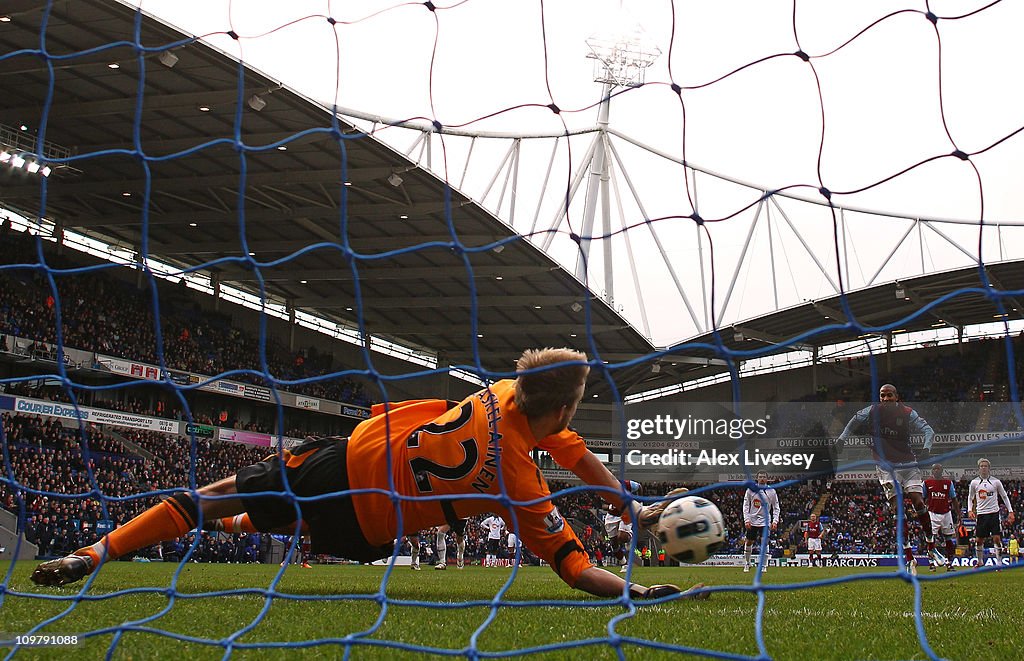 Bolton Wanderers v Aston Villa - Premier League