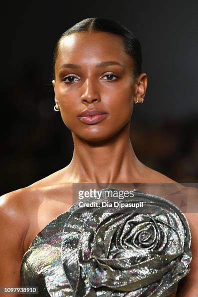 Jasmine Tookes walks the runway for the Cong Tri fashion show during ...