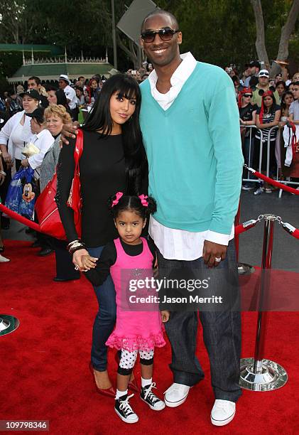 Kobe Bryant with wife Vanessa Bryant and daughter Natalia