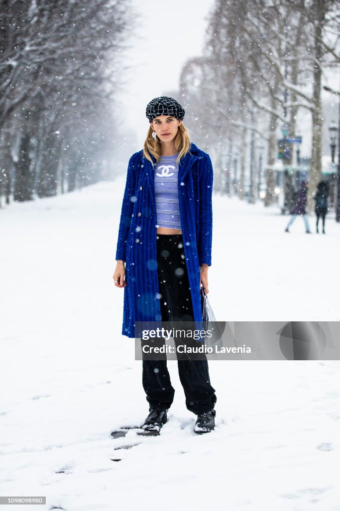 Street Style - Paris Fashion Week - Haute Couture Spring Summer 2020 : Day Two