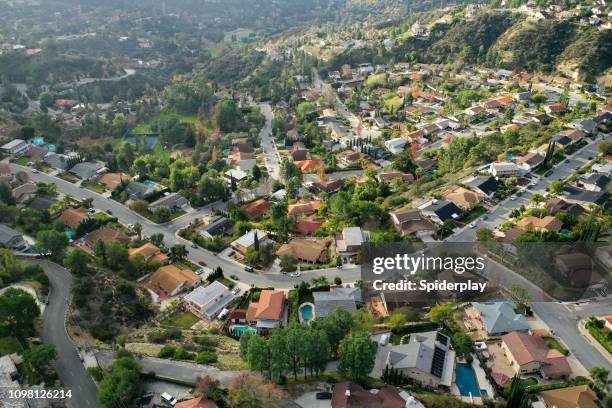 birds eye view van zuid-californië voorsteden wildgroei - drone foto - zuidelijk californië stockfoto's en -beelden