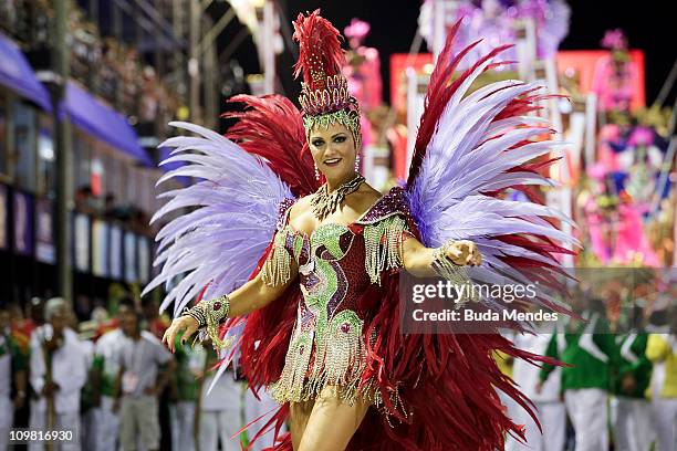 Luiza Brunet, queen of the drums of Imperatriz Leopoldinense, dances during the samba school's parade at Rio de Janeiro's carnival on on March 06,...
