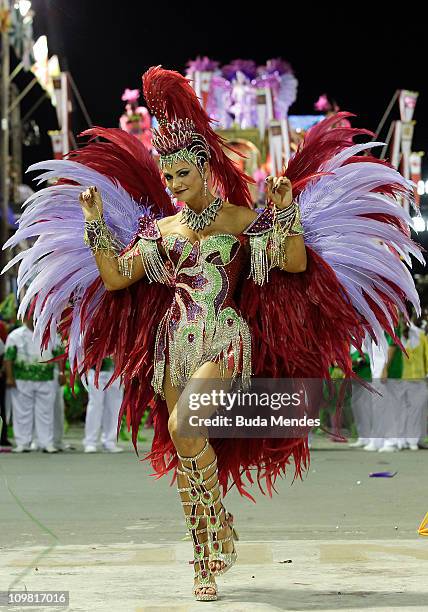 Luiza Brunet, queen of the drums of Imperatriz Leopoldinense, dances during the samba school's parade at Rio de Janeiro's carnival on on March 06,...