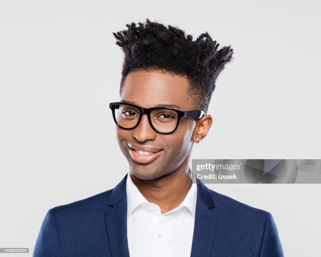 Empresário americano afro jovem inteligente