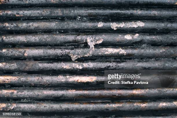 close-up of dirty used barbecue grill - metal grate bildbanksfoton och bilder