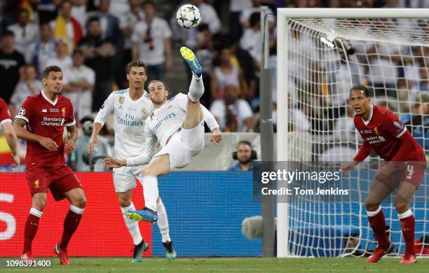 Gareth Bale scores the 2nd goal for Real Madrid with a stunning overhead kick during the Real Madrid v Liverpool Champions League final 2018 at the...