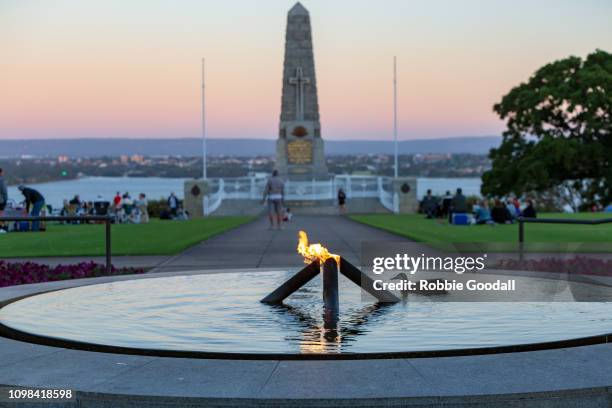 sunset at the eternal flame and state memorial, perth, western australia, australia - war memorial stock pictures, royalty-free photos & images