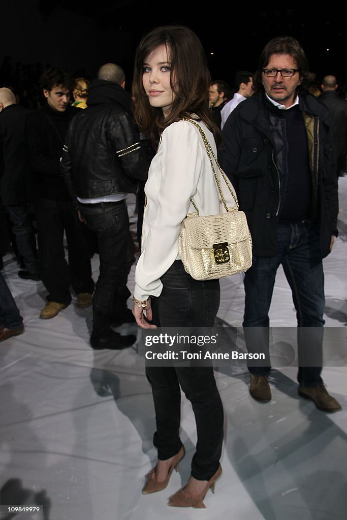 Chloe: Front Row - Paris Fashion Week Fall/Winter 2012