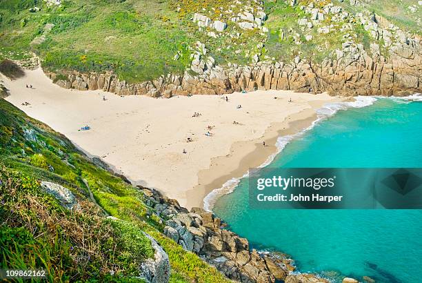 porthcurno beach, cornwall - porthcurno stock-fotos und bilder