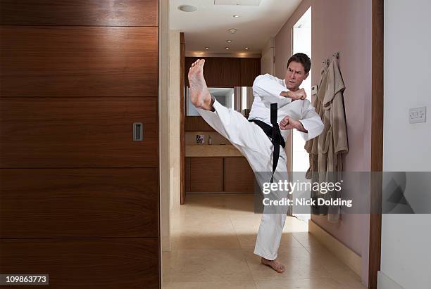 home olympics 30 - karateka stock-fotos und bilder