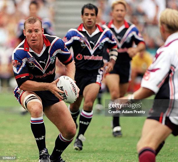 Kevin Campion of New Zealand looks for a gap in the defense during the NRL match between the New Zealand Warriors and the Northern Eagles at...