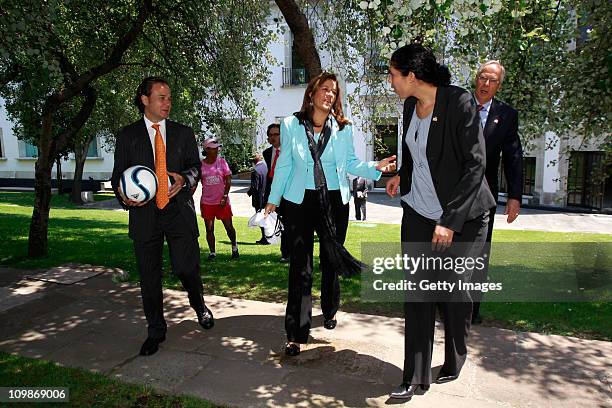 Bernardo de la Garza, president of Conade, Margarita Zavala, first lady of Mexico and Steffi Jones, Organising Committee President's Cup Women's...