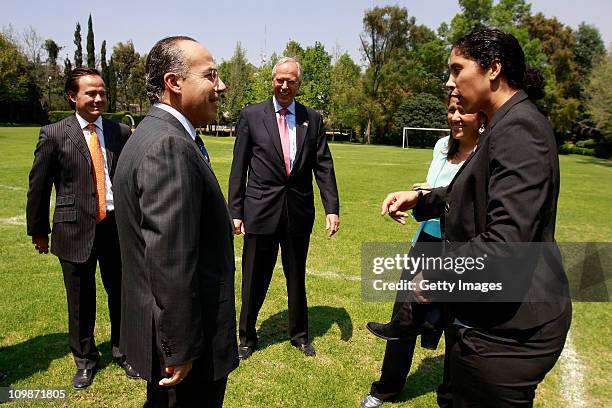 Bernardo de la Garza, president of Conade, Edmund Duckwitz German ambassador in Mexico, Felipe Calderon, Mexican President, Margarita Zavala, first...
