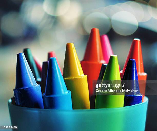 colourful crayons.. - crayola stock-fotos und bilder