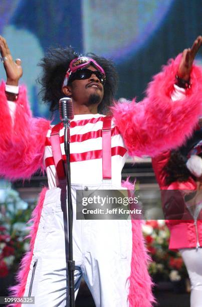 Andre 3000 of Outkast performs Hey Ya at the VH-1 Big In '03, airing November 30, 2003