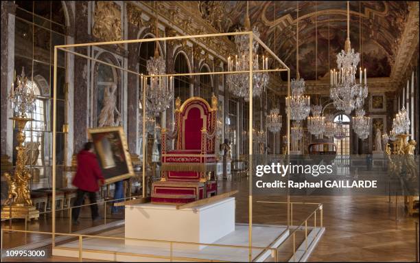 The Sedia Gestatoria of Pius VII, beginning of the 19th Century, is exhibited at the "Thrones in Majesty" exhibition held in the Grand Apartments at...
