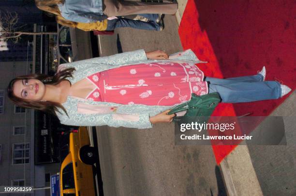 Anne Hathaway during Ella Enchanted - New York Premiere - Outside Arrivals at Clearview Beekman Theatre in New York City, New York, United States.