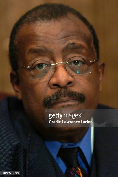 Johnnie Cochran during Johnnie Cochran Denounces Suffolk County District Attorney in Kenneth Walker Case at The Woolworth Building in New York City,...