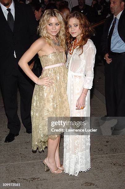 Ashley Olsen and Mary Kate Olsen during Chanel Costume Institute Gala Opening at the Metropolitan Museum of Art - Arrivals at Metropolitan Museum of...