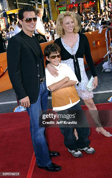 Antonio Sabato Jr., his son and Virginia Madsen