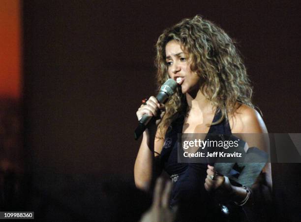 Shakira Mtv 2005 Photos and Premium High Res Pictures - Getty Images