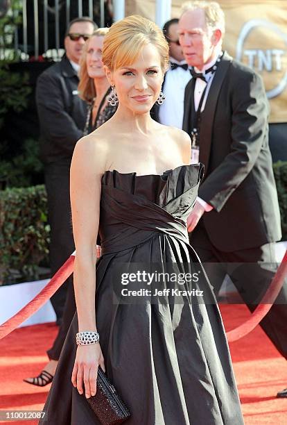 Actress Julie Benz arrives at the 15th Annual Screen Actors Guild Awards held at the Shrine Auditorium on January 25, 2009 in Los Angeles, California.